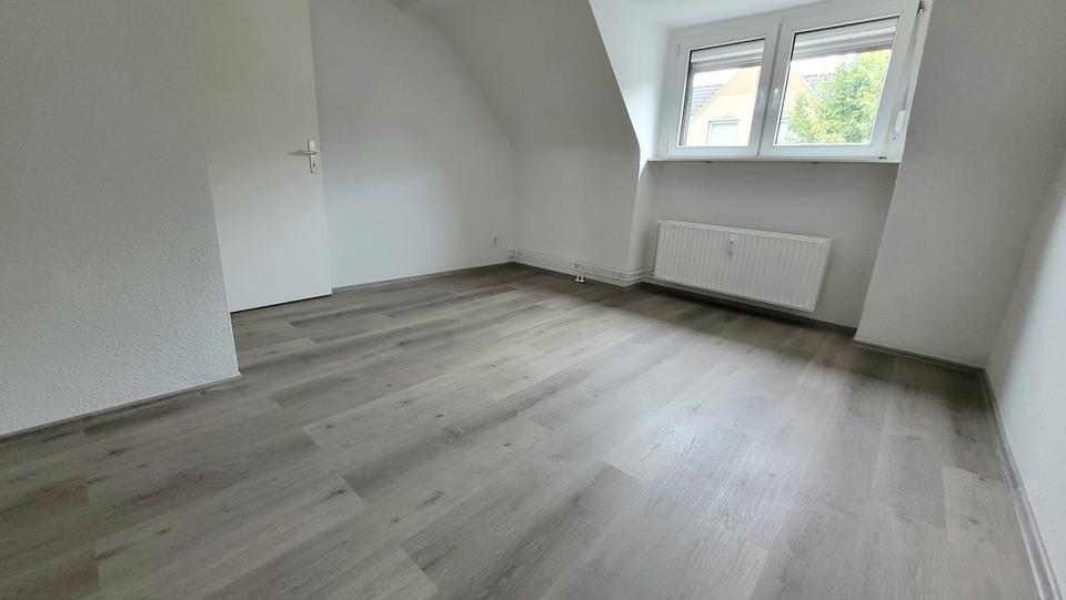 Dachgeschoßwohnung Essen Stadtbezirk IV - 2 Zimmer, 47 m&sup2;, 406&euro; | Angebot:24516980
