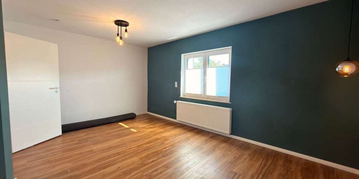 Kernsanierte Doppelhaushälfte mit ca. 106 m² Fläche, Garten, Garage und Einbauküche - Doppelhaushälfte Duisburg Hamborn | Angebot:27052641