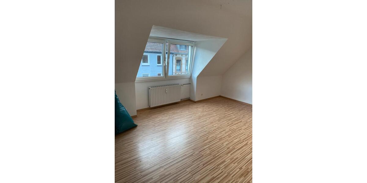 Dachgeschoßwohnung Essen Stadtbezirk III - 2.5 Zimmer, 43 m&sup2;, 680&euro; | Angebot:25545178