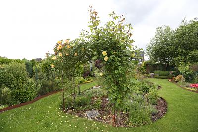 CHARMANTE DOPPELHAUSHÄLFTE MIT GARTEN - Doppelhaushälfte Duisburg Angerhausen | Angebot:26693351