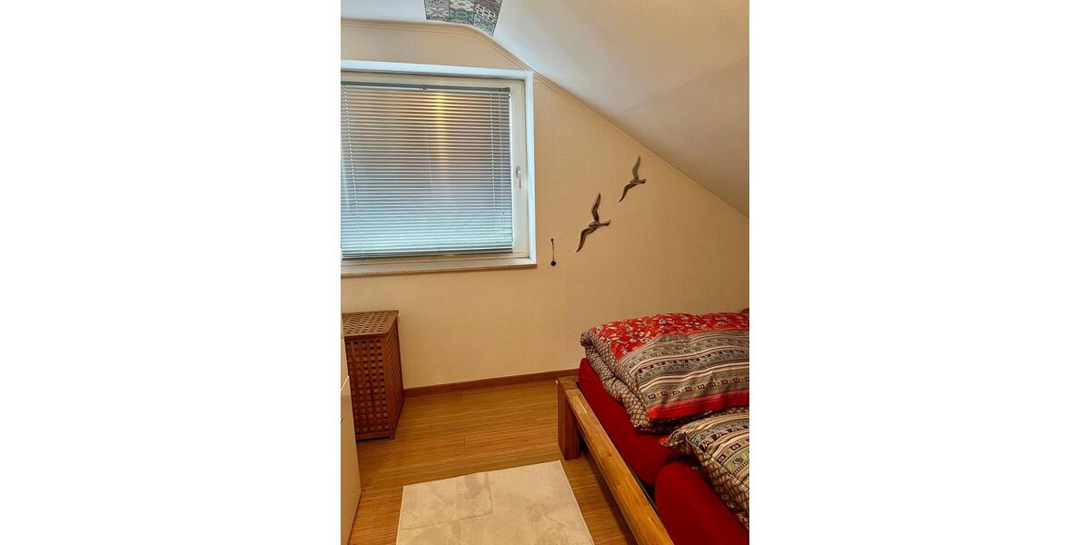 Dachgeschoßwohnung Duisburg Rheinhausen - 3 Zimmer, 71 m&sup2;, 680&euro; | Angebot:25182233