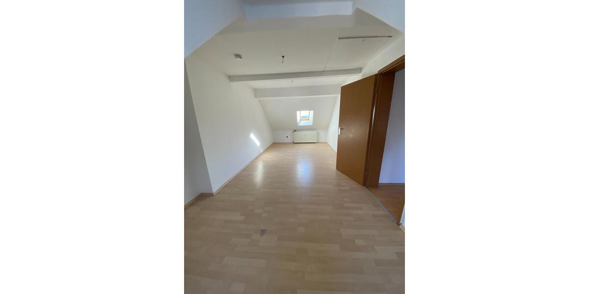 Dachgeschoßwohnung Oberhausen Osterfeld - 2.5 Zimmer, 67 m&sup2;, 395&euro; | Angebot:25439698