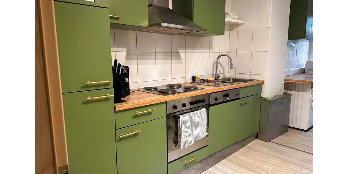 Dachgeschoßwohnung Essen Stadtbezirk VI - 15 Zimmer, 141 m&sup2;, 450&euro; | Angebot:25976744