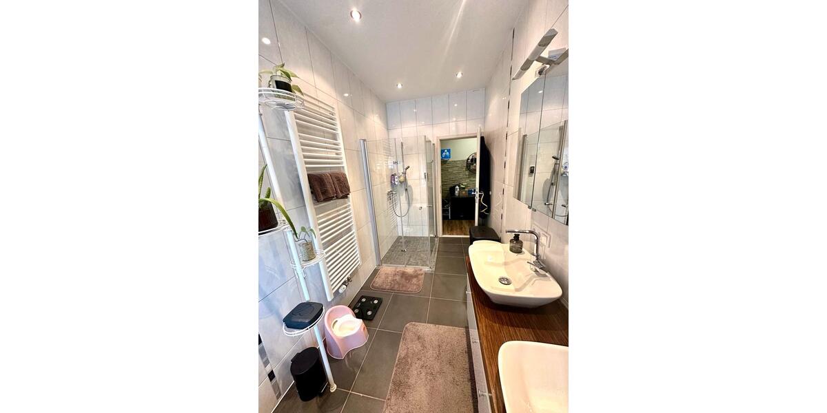 Hochparterre Essen Stadtbezirk IV - 3.5 Zimmer, 93 m&sup2;, 249.000&euro; | Angebot:24703060