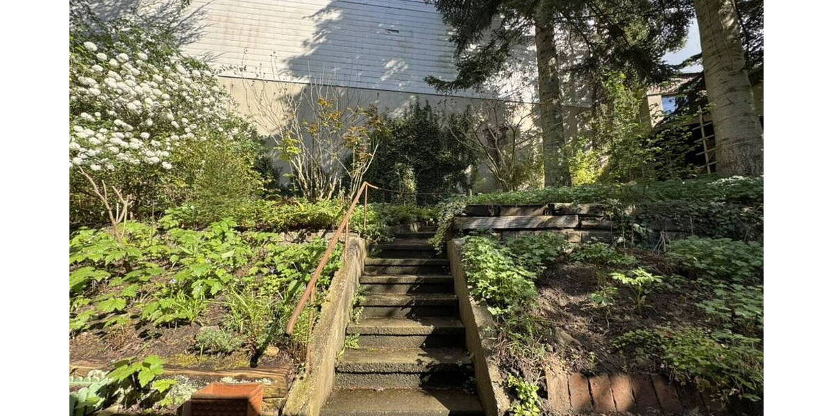 Einfamilienhaus Essen Bergerhausen - 8 Zimmer, 180 m&sup2;, 395.000&euro; | Angebot:26583846