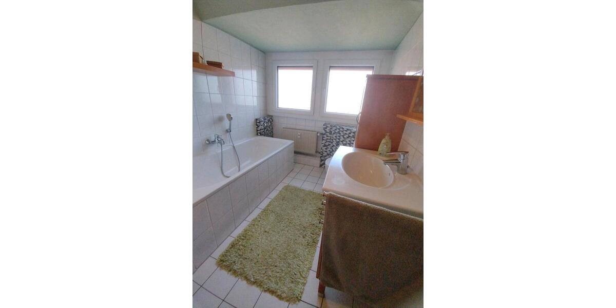 Dachgeschoßwohnung Oberhausen Osterfeld - 3.5 Zimmer, 75 m&sup2;, 165.000&euro; | Angebot:26789604