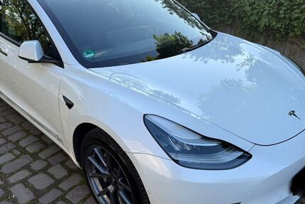 Tesla Model 3 159.000 km 21.999 &euro; Krefeld 47800