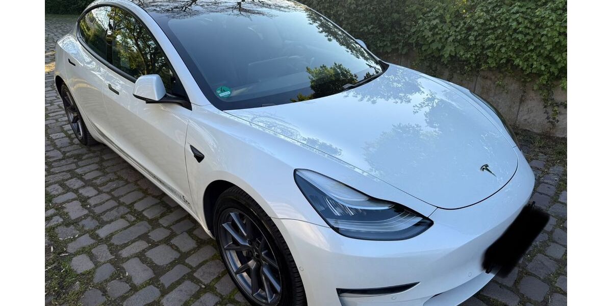 Tesla Model 3 159.000 km 21.999 &euro; Krefeld 47800