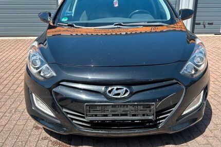 Hyundai i30 157.000 km 3.500 &euro; Duisburg 47239
