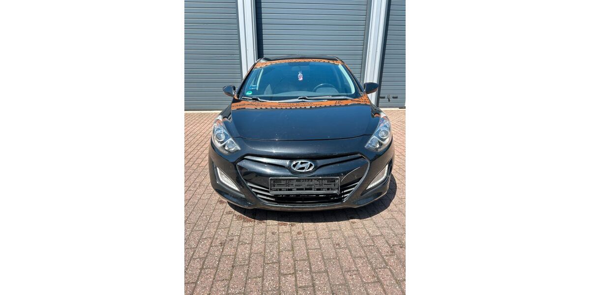 Hyundai i30 157.000 km 3.500 &euro; Duisburg 47239