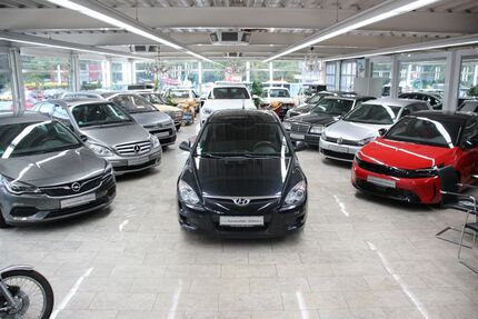 Hyundai i30 125.000 km 2.990 &euro; Essen 45356