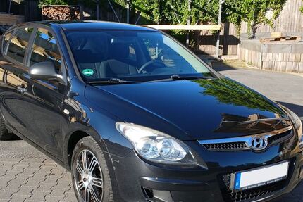 Hyundai i30 196.000 km 2.400 &euro; Duisburg 47138