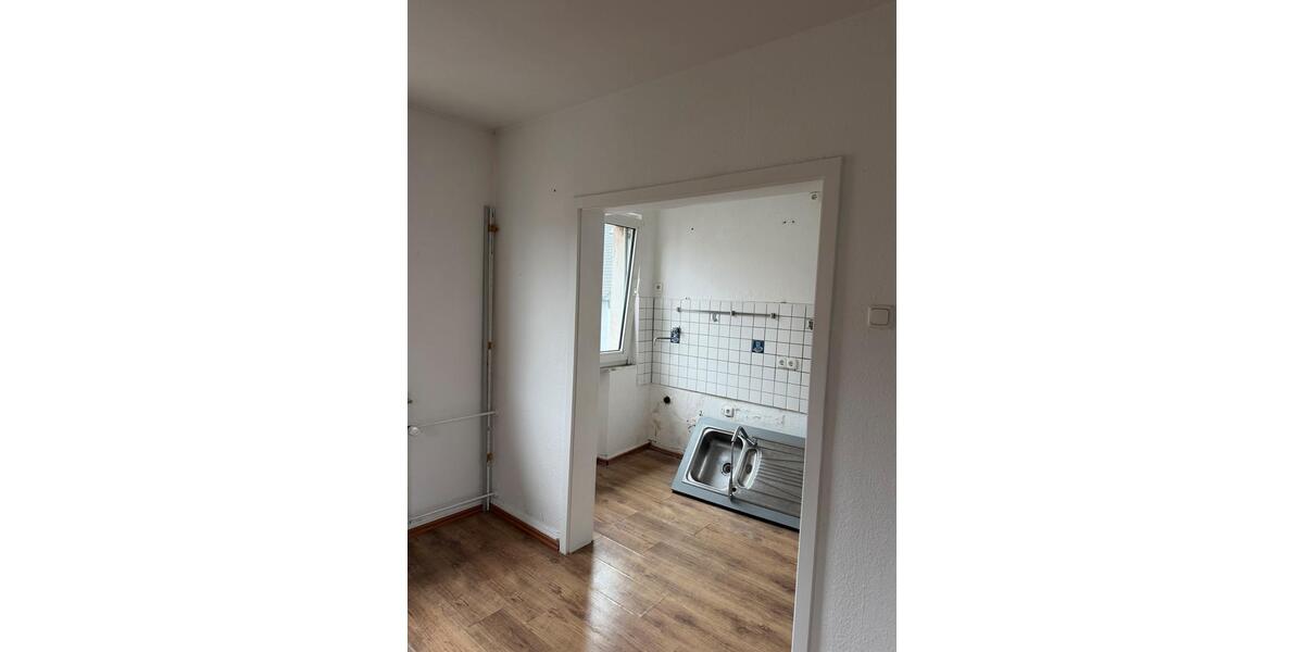Etagenwohnung Duisburg Duisburg-Mitte - 4 Zimmer, 60 m&sup2;, 750&euro; | Angebot:26031711