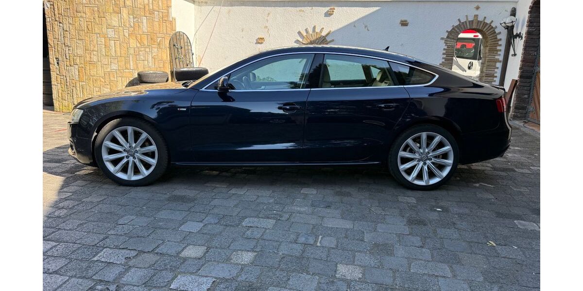 Audi A5 246.221 km 7.950 &euro; Neukirchen-Vluyn 47506