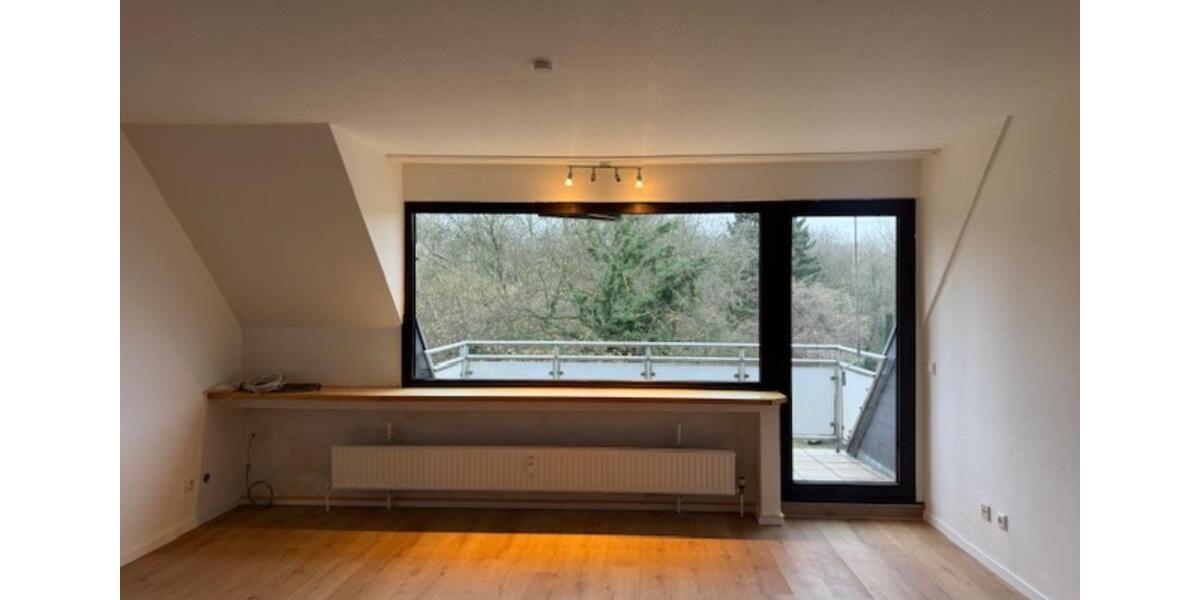 Dachgeschoßwohnung Duisburg Hamborn - 3 Zimmer, 86 m&sup2;, 996&euro; | Angebot:25756642